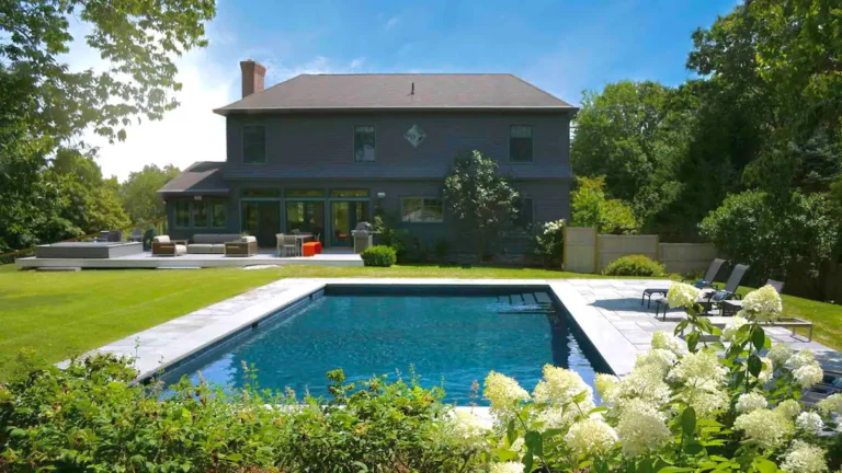 @upstate_down: Great space, pool and hot tub